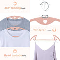 IEOKE Perchas de terciopelo, paquete de 50 perchas sin hombros para trajes, ultra delgadas, ahorro de espacio, giro de 360 grados, gancho resistente, perchas duraderas para suéteres, abrigos, chaquetas, camisas y vestidos